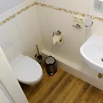 Kleefeld Apartman *